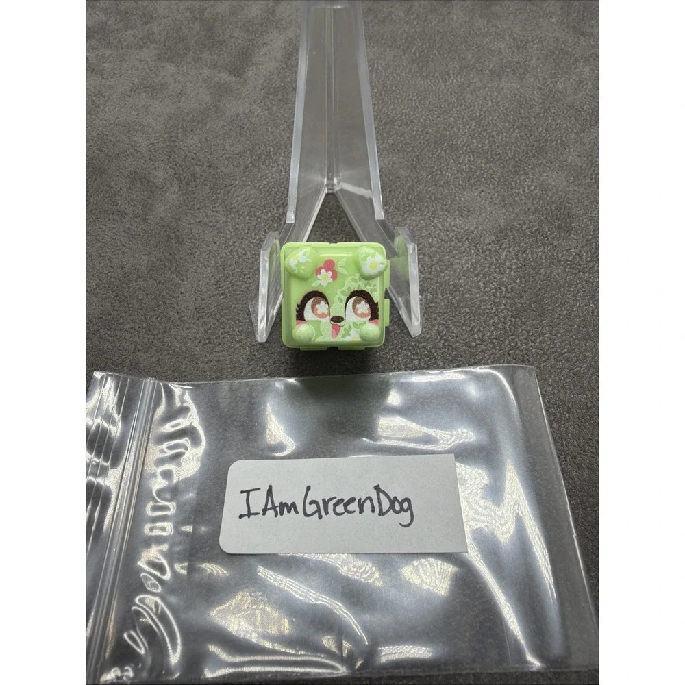 Clickeez Series 1 Cozy Garden IAmGreenDog Single Key